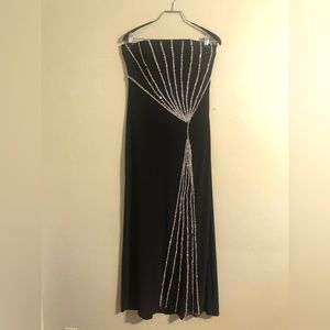 Beautiful Long Beaded Ball Strapless Gown 16W Polyester & Spandex Black Tie